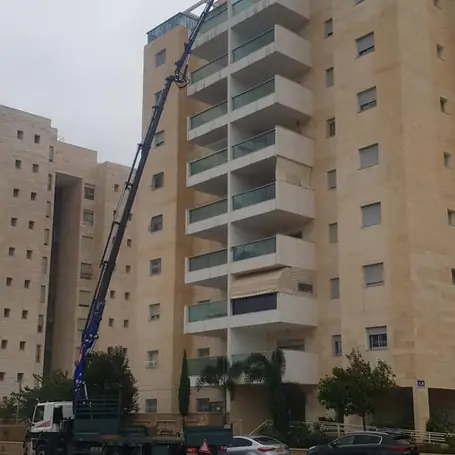עבודת מנוף והובלה 30