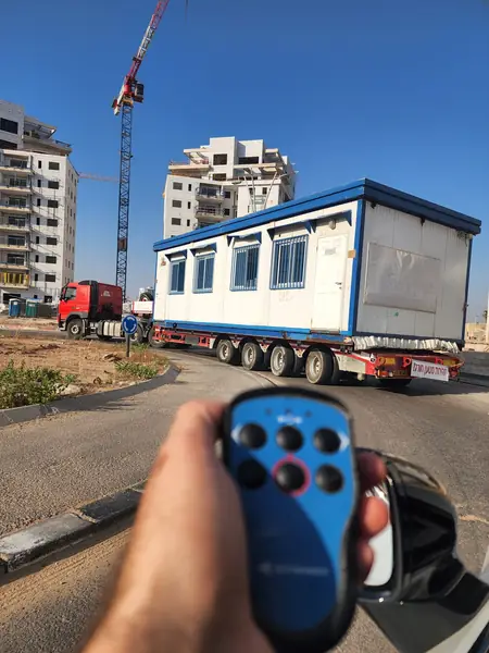 עבודת מנוף והובלה 42