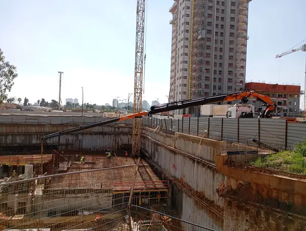עבודת מנוף והובלה 52