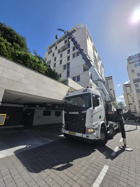 עבודת מנוף והובלה 62
