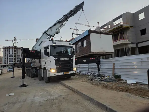 עבודת מנוף והובלה 63