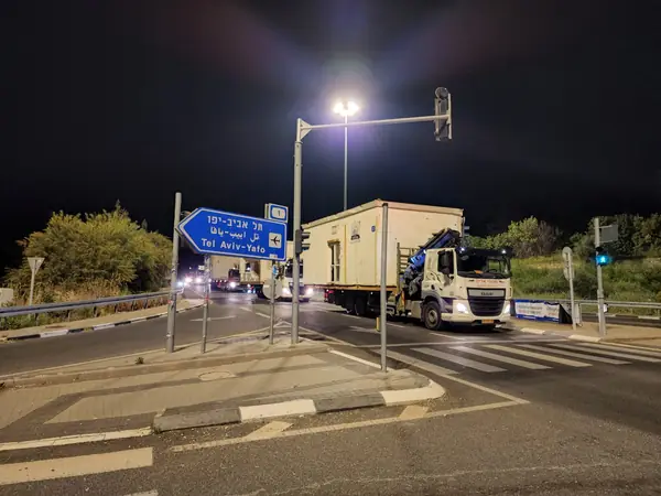 עבודת מנוף והובלה 80
